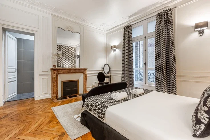 Appartement Rue La Boétie à Paris