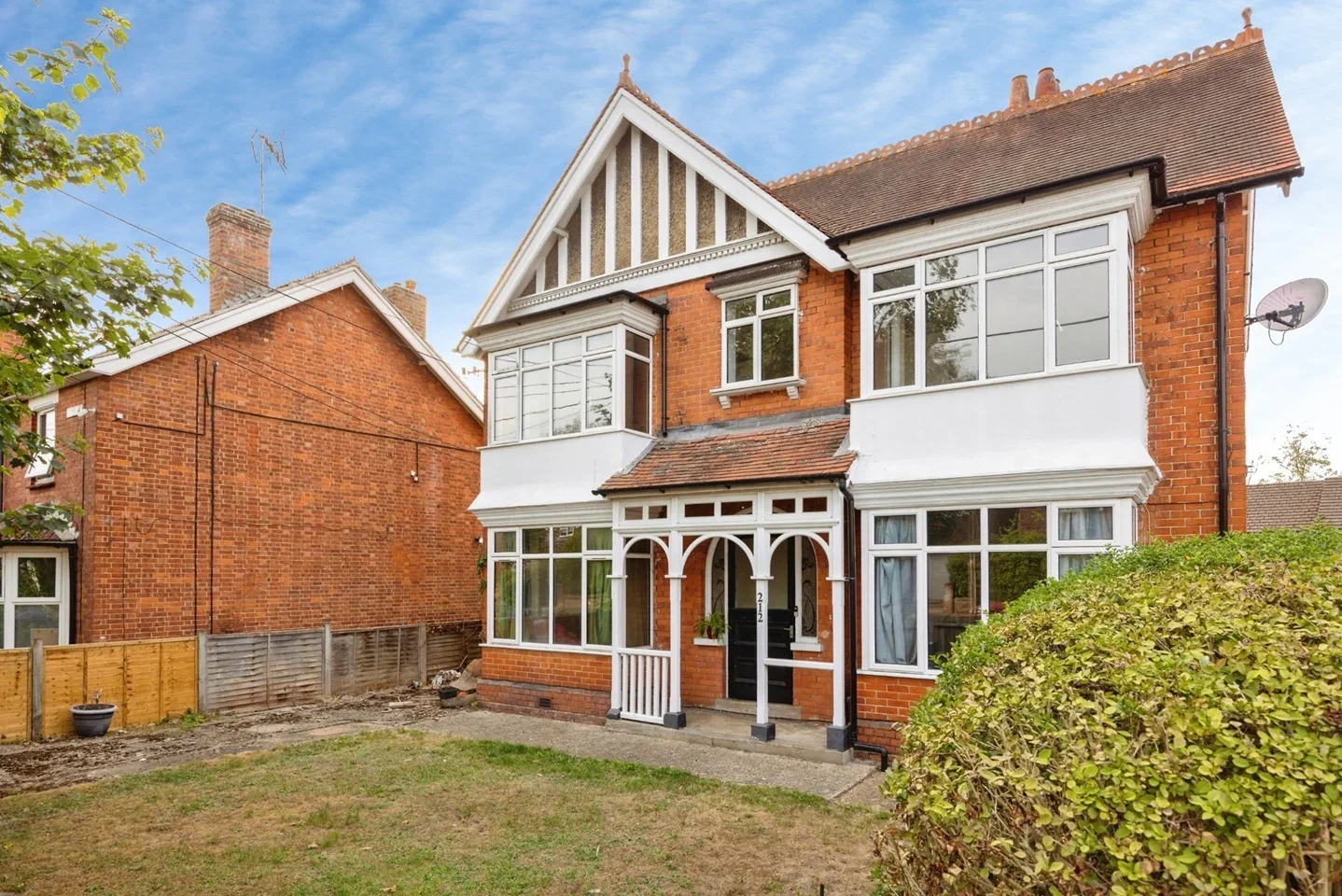 Flat Sherington Close in Rushmoor