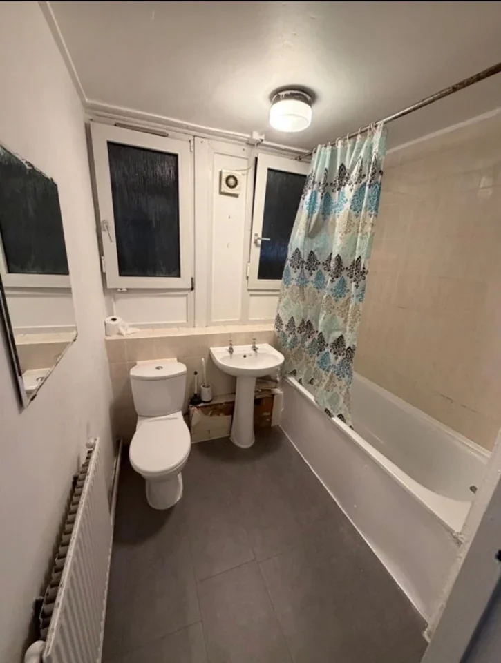 Room Augusta Street in Greater London
