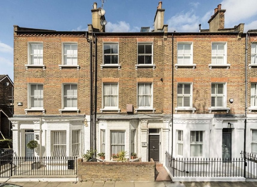 Flat Stadium Street in Greater London