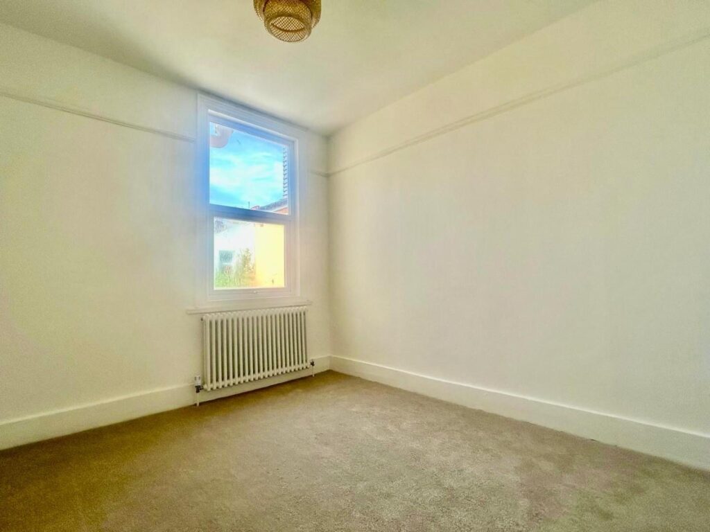 Flat Linton Road in Portslade by Sea