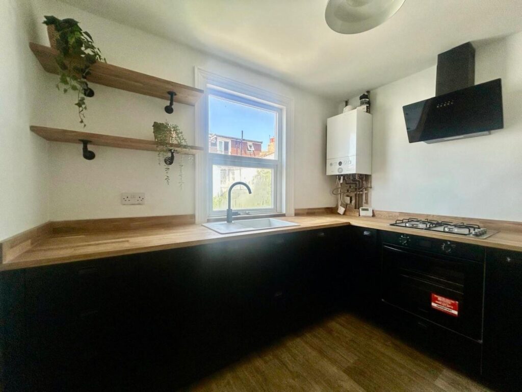 Flat Linton Road in Portslade by Sea