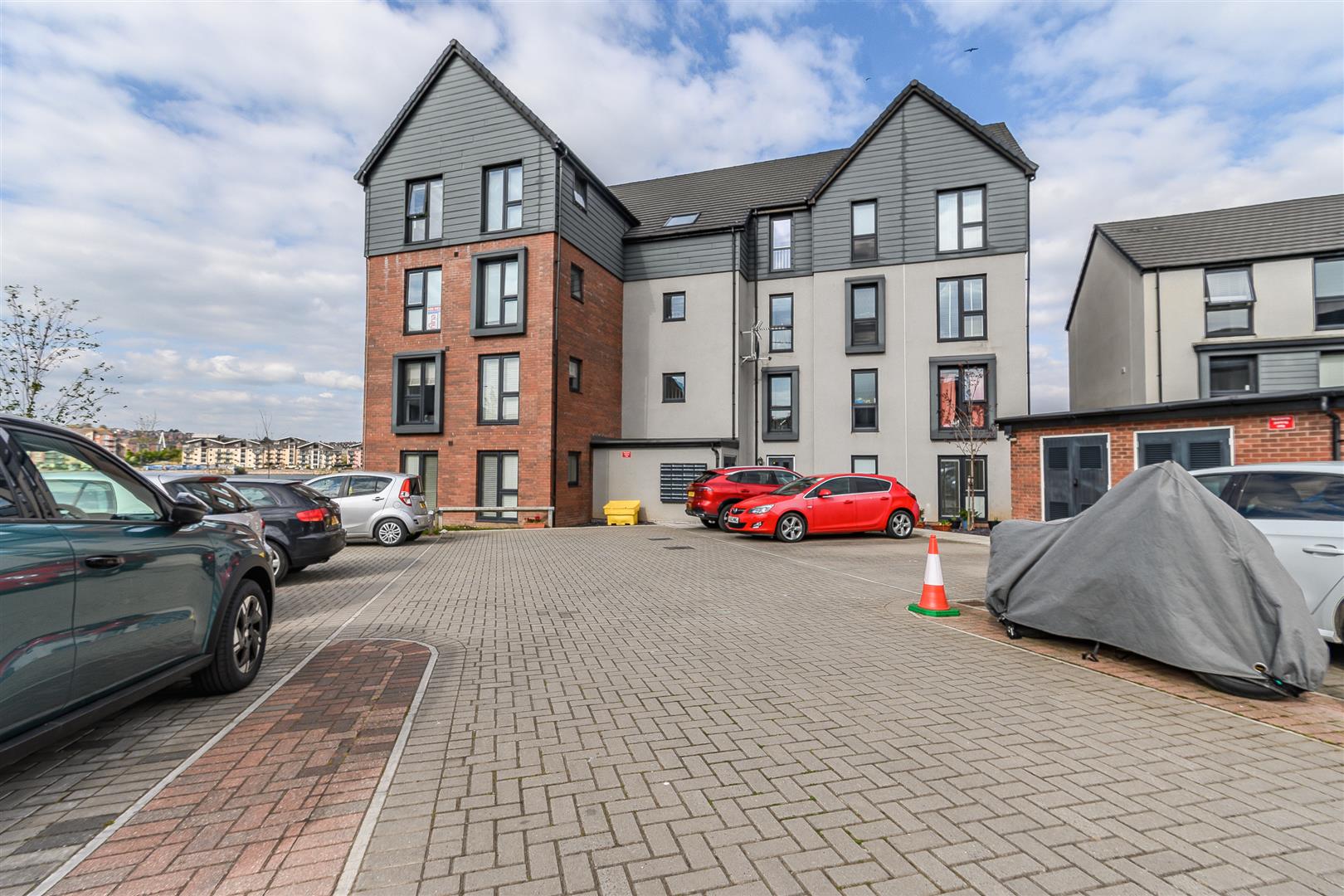 Flat Ffordd y Dociau in Barry
