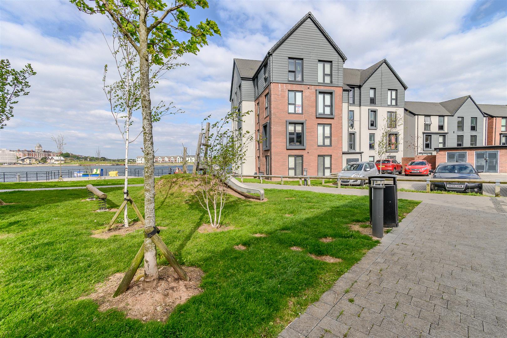Flat Ffordd y Dociau in Barry