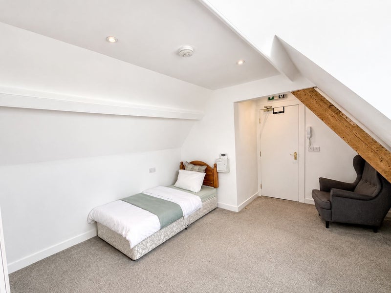 Room Bentinck Road in Newcastle upon Tyne
