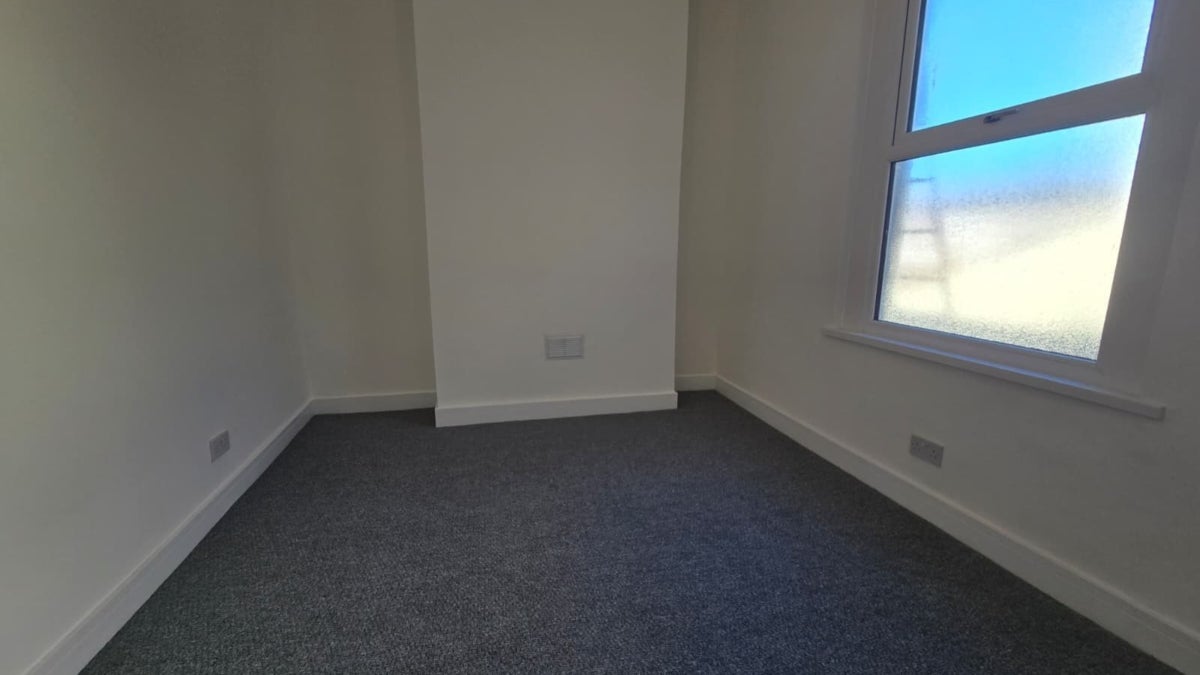 Room Caerleon Road in Newport