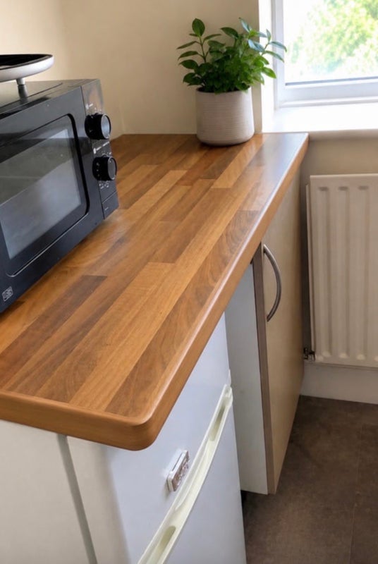 Room Rowantree Road in Greater London