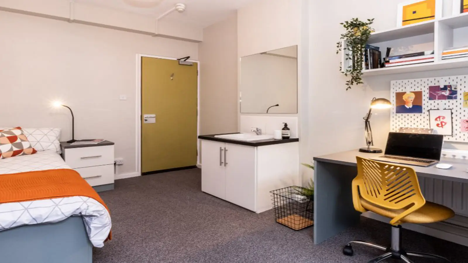 Room Monck Street in City of Westminster