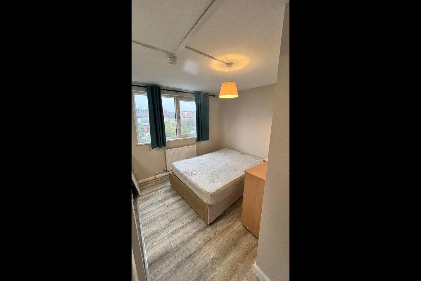 Flat Granville Road in Greater London