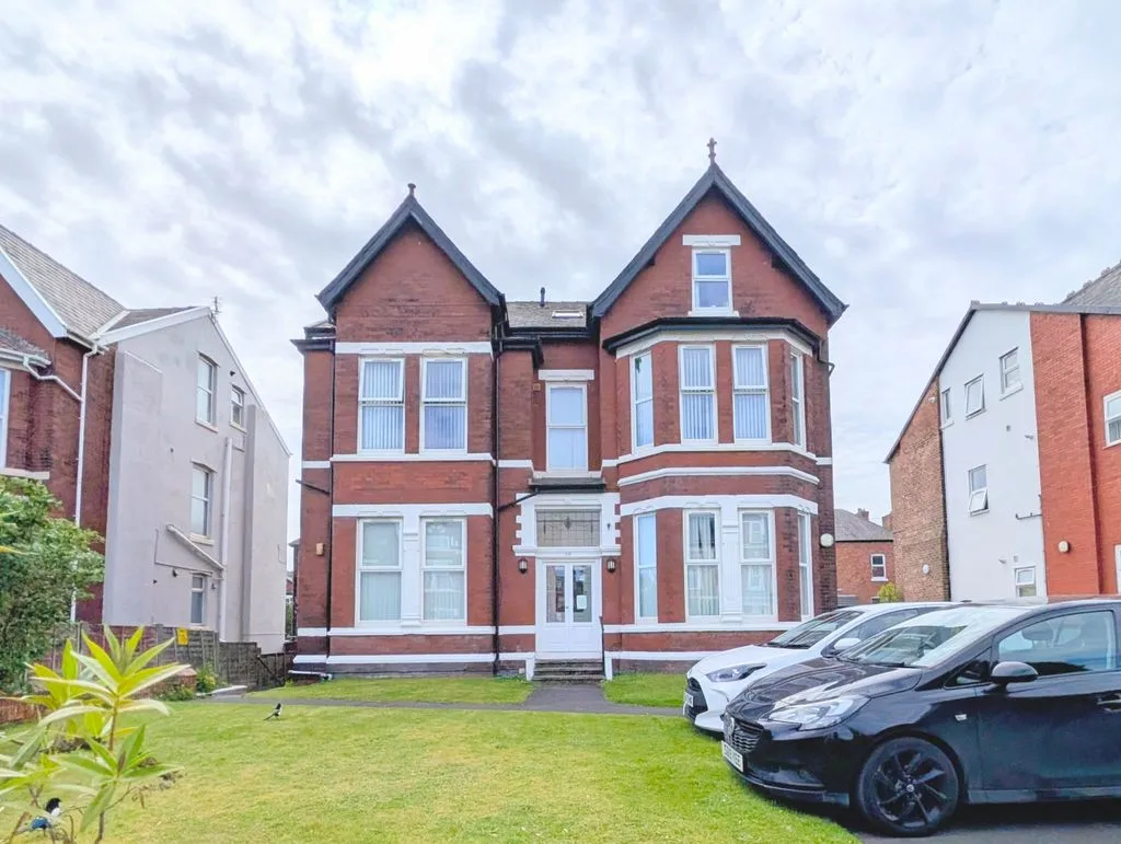 Flat Knowsley Road in Southport