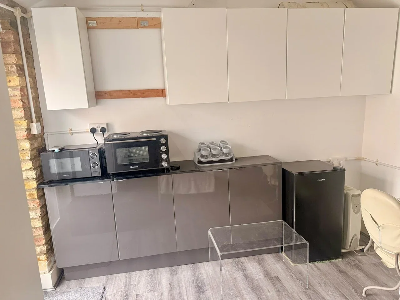 Flat Trelawney Road in Greater London
