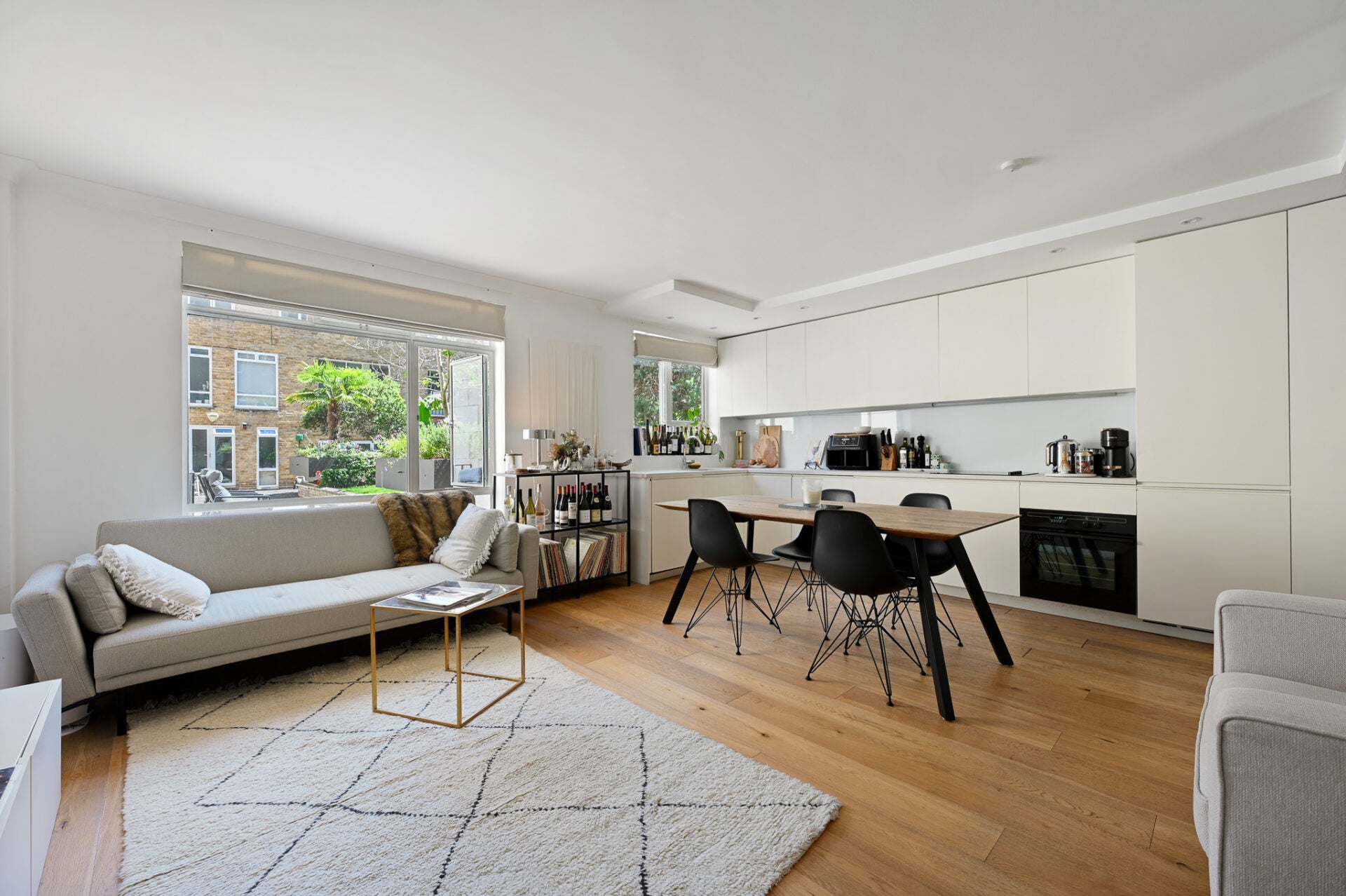 Flat Wimpole Street in City of Westminster