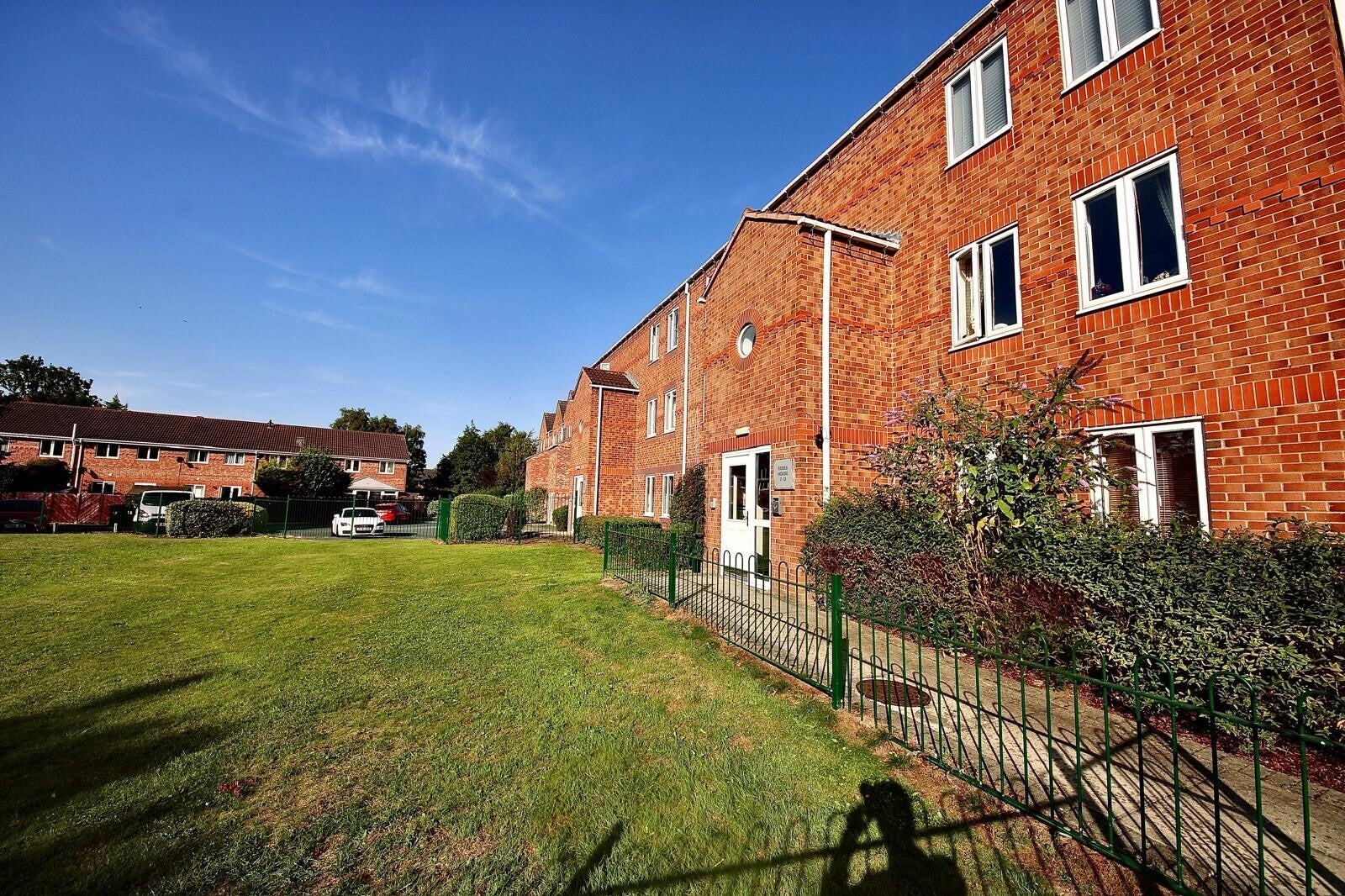 Flat Darwin Close in Huntington