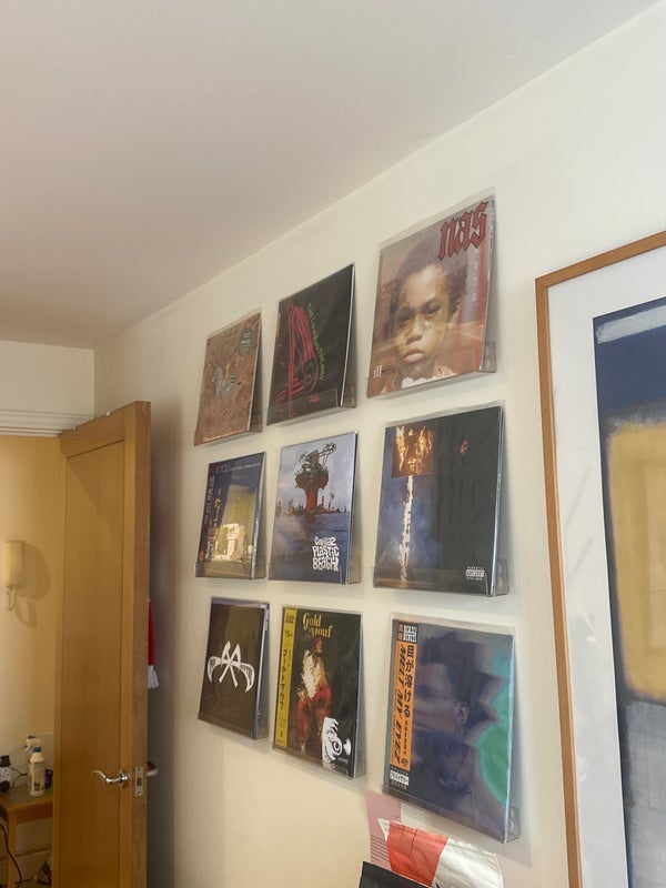 Room Newport Avenue in Greater London