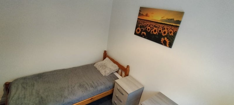 Room Withywood Drive in Telford