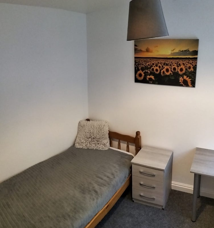 Room Withywood Drive in Telford