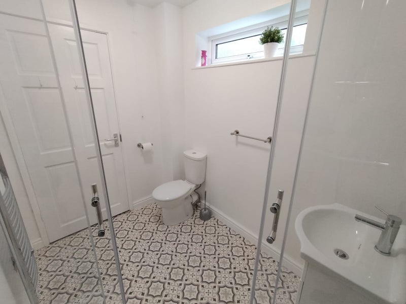 Room Withywood Drive in Telford