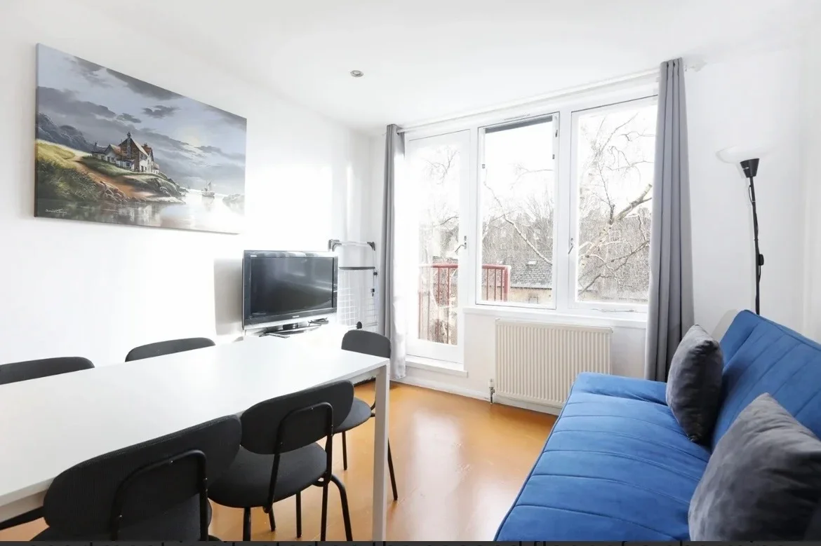 Flat Tavistock Crescent in Greater London