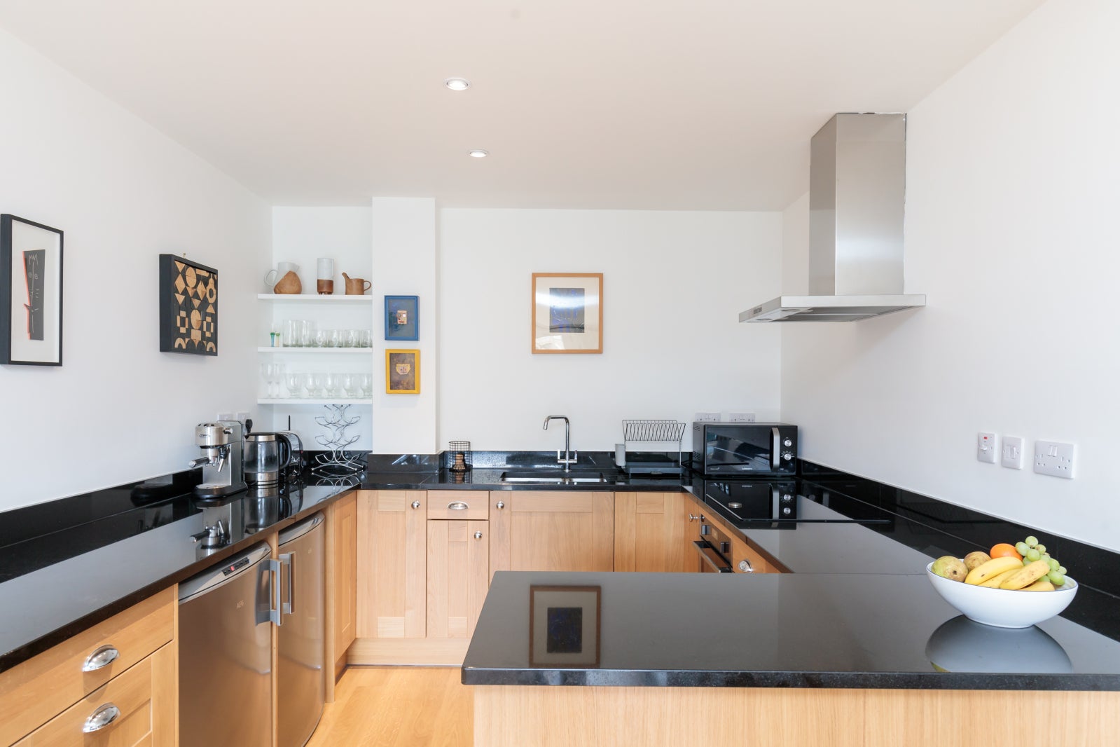Flat Gainsford Street in Greater London