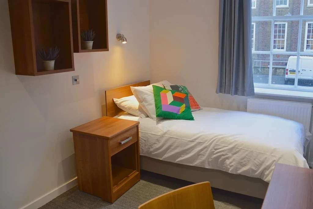 Room Foley Street in City of Westminster