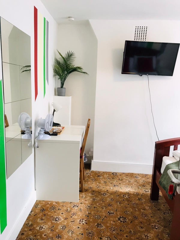 Room Ford Square in Greater London