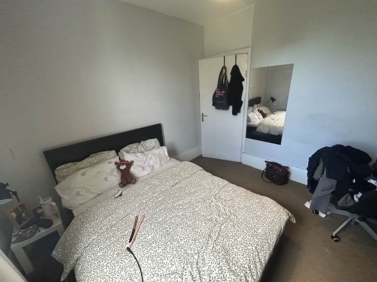 Flat Richmond Way in Greater London