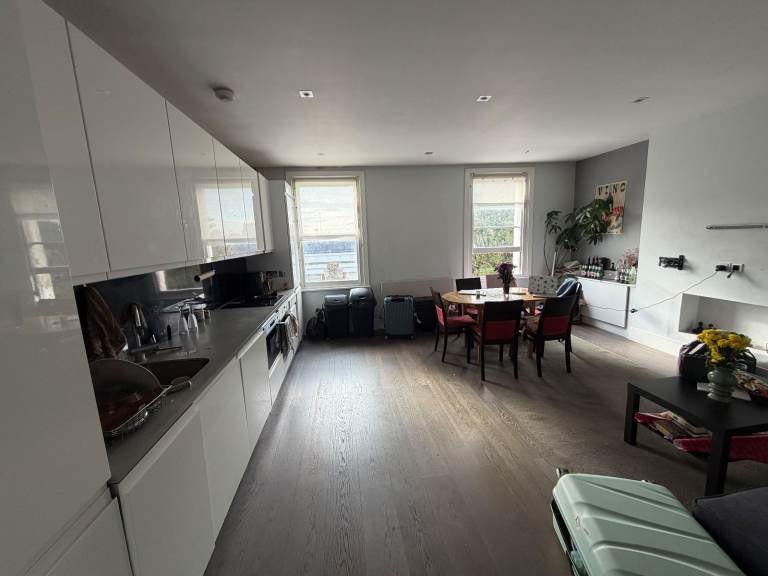 Flat Richmond Way in Greater London