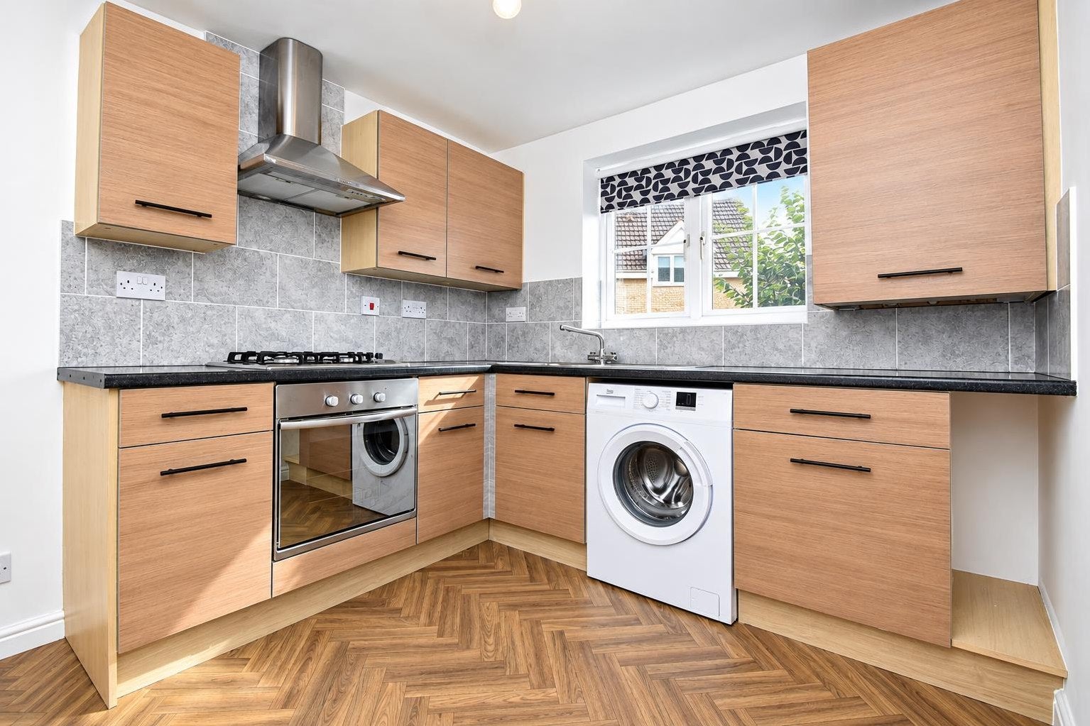 Flat Sabine Fold in Wakefield