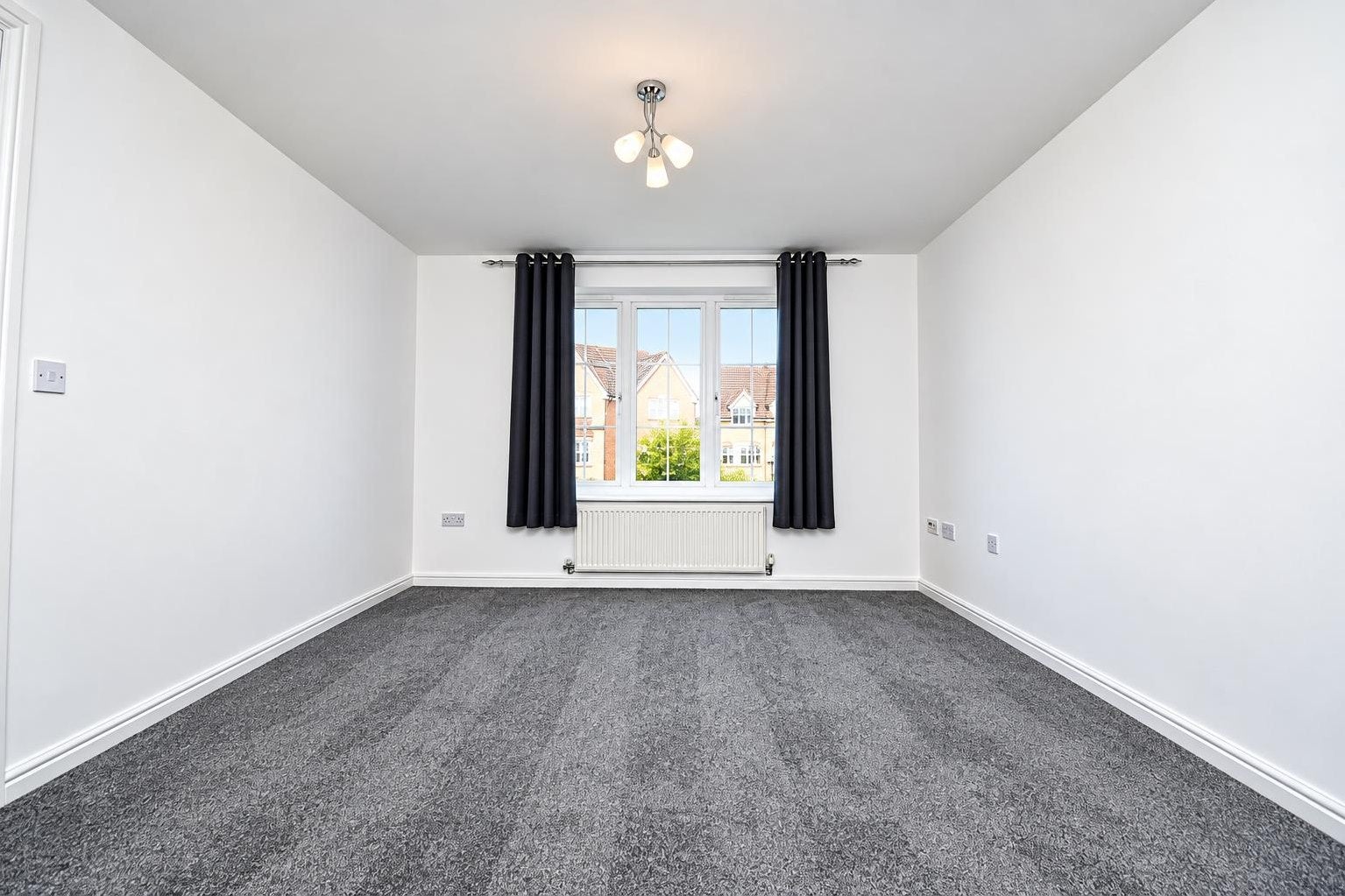 Flat Sabine Fold in Wakefield