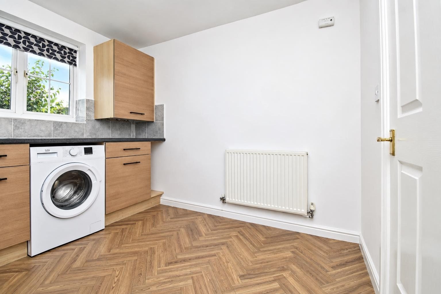 Flat Sabine Fold in Wakefield