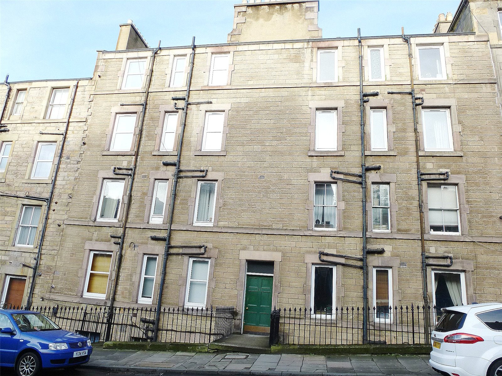 Flat Broughton Road in City of Edinburgh