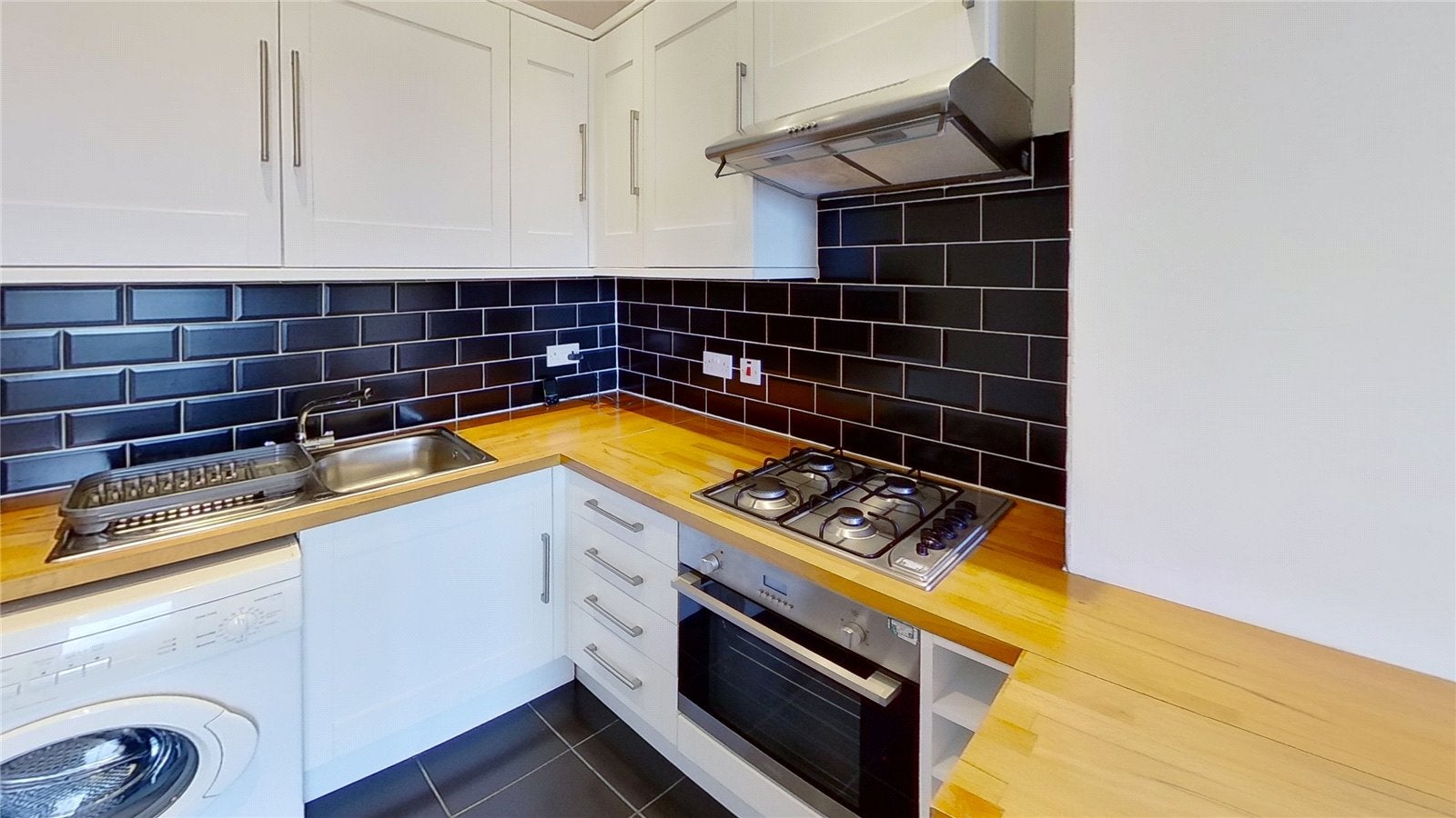Flat Broughton Road in City of Edinburgh
