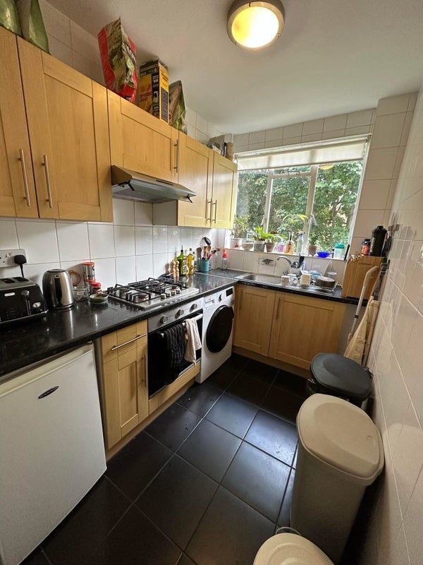 Room Thurleigh Court in Greater London