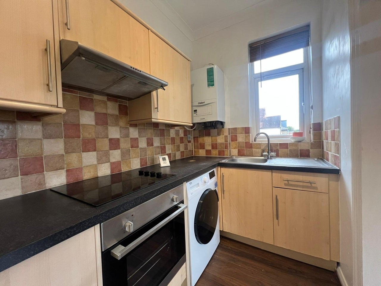 Flat Coombe Lane in Greater London