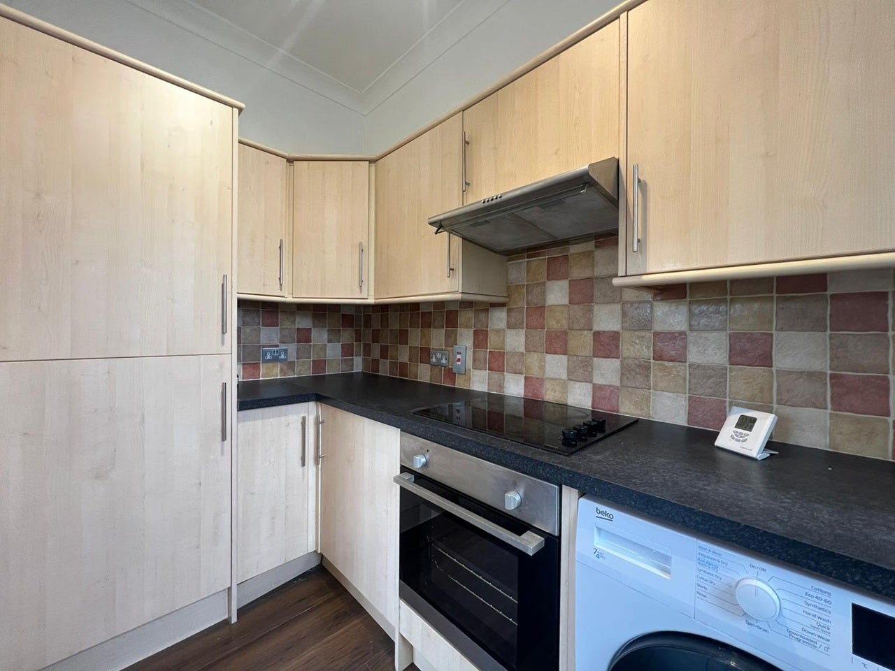 Flat Coombe Lane in Greater London