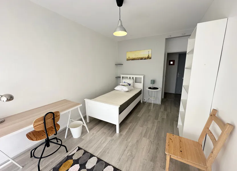 Room Avenue Montesquieu in Pessac