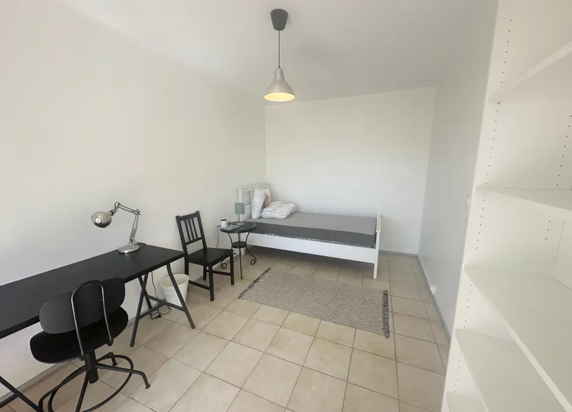 Room Avenue Montesquieu in Pessac