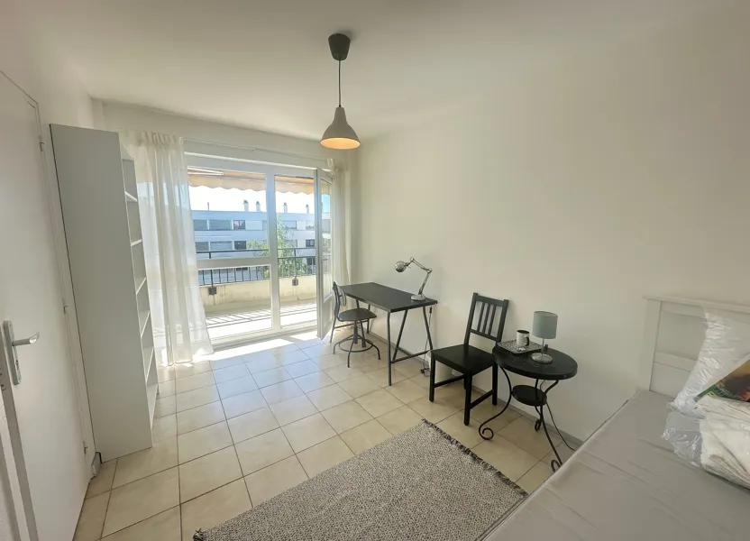 Room Avenue Montesquieu in Pessac