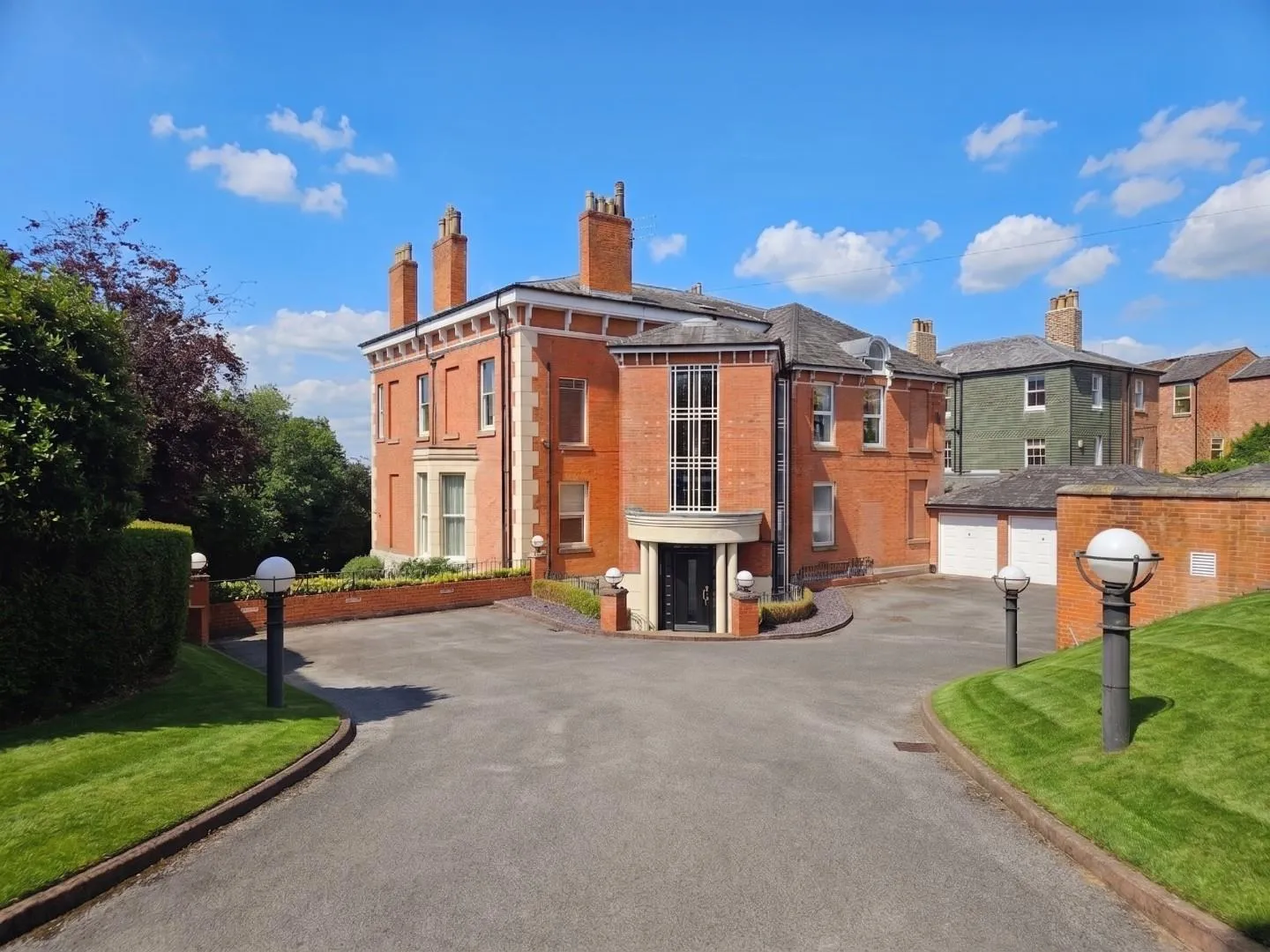 Flat Langham Road in Trafford