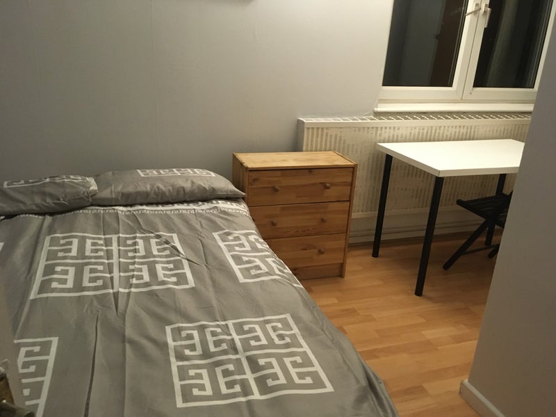 Room Portland Street in Greater London