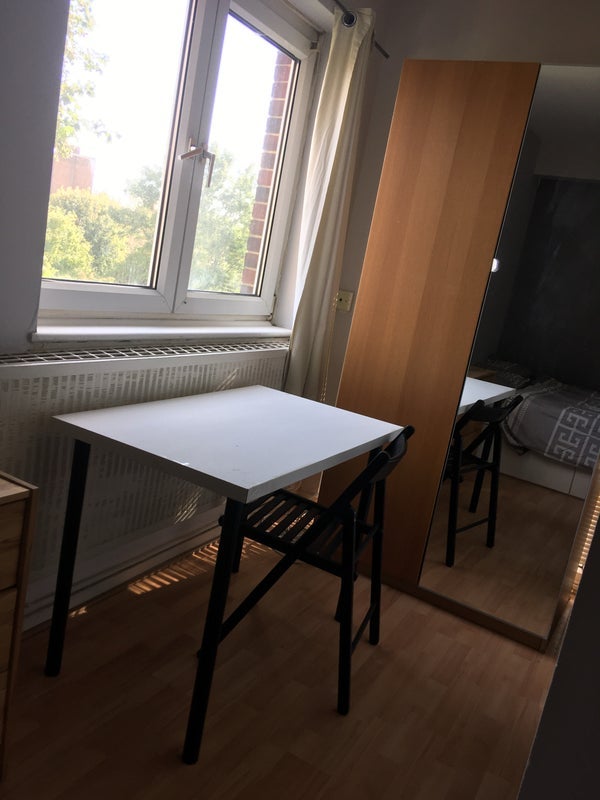Room Portland Street in Greater London