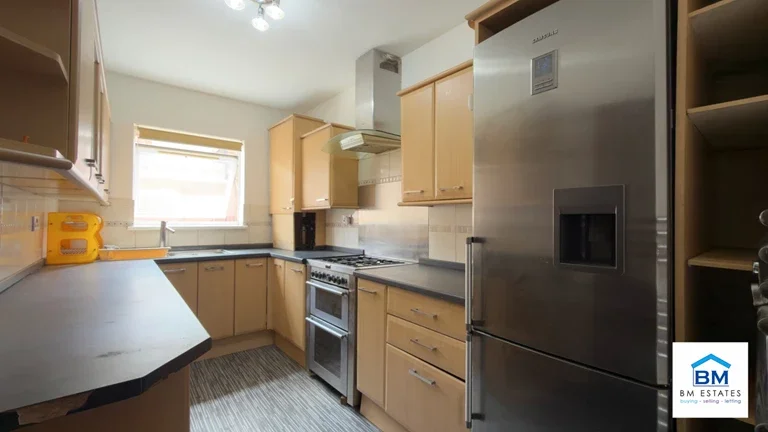 Flat Pinnell Road in Greater London