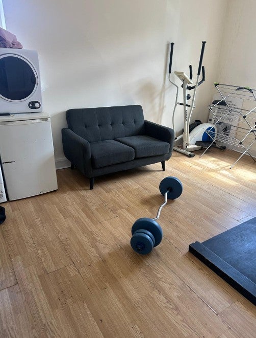 Room Lodge Avenue in Greater London