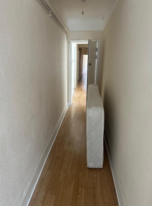Room Lodge Avenue in Greater London