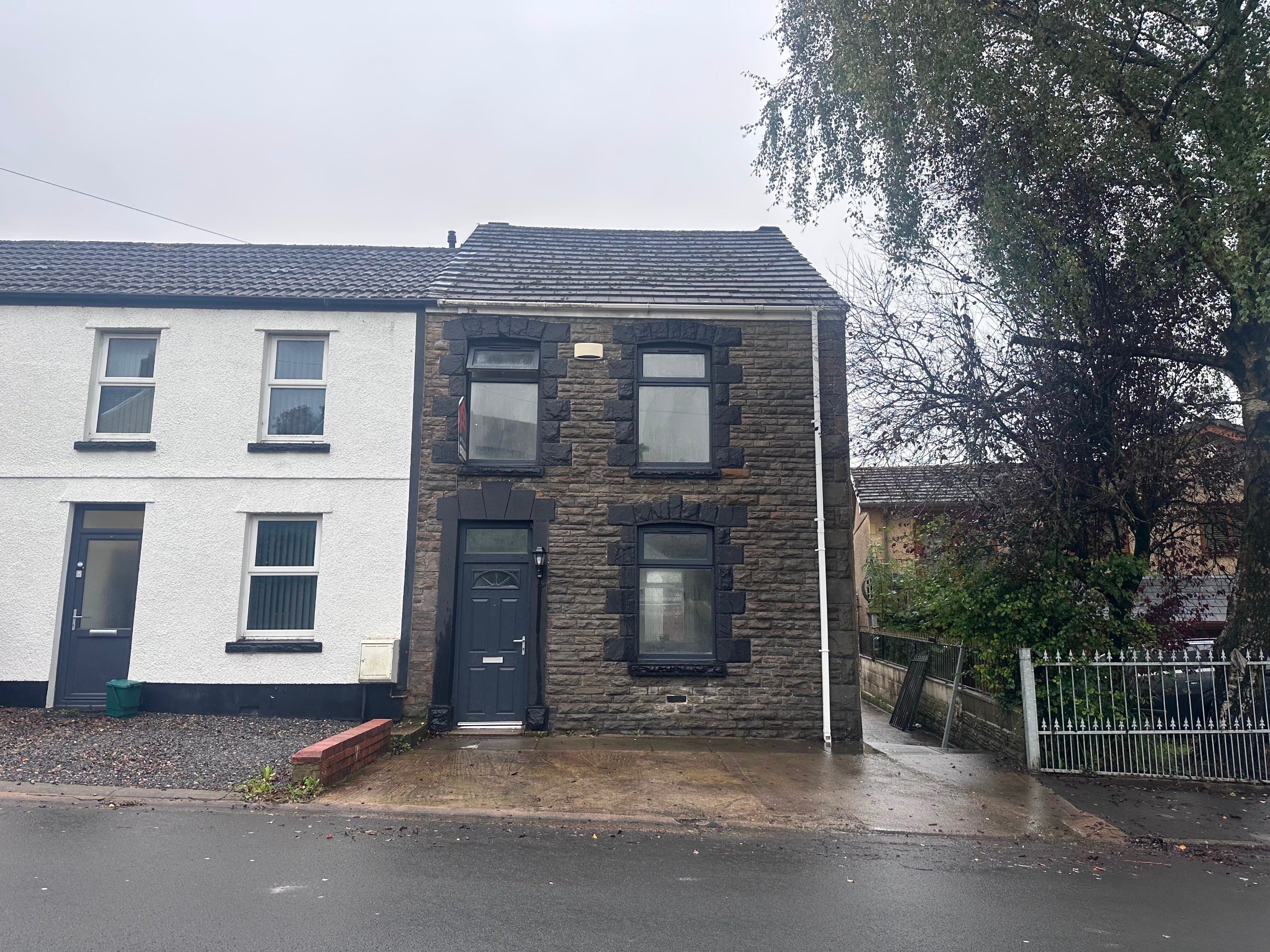 House Birchgrove Road in Glais