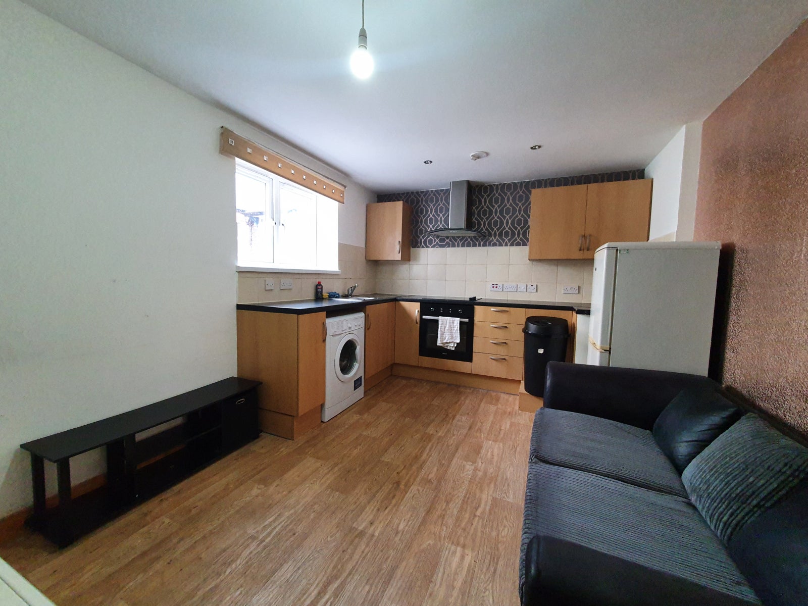 Flat Clifton Street in Cardiff