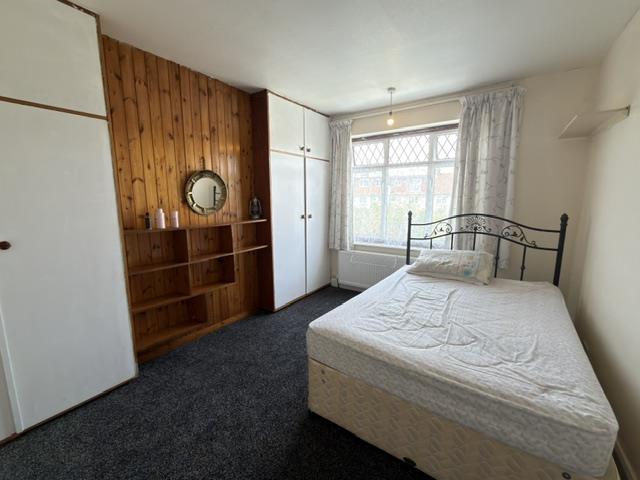 Room Tylecroft Road in Greater London