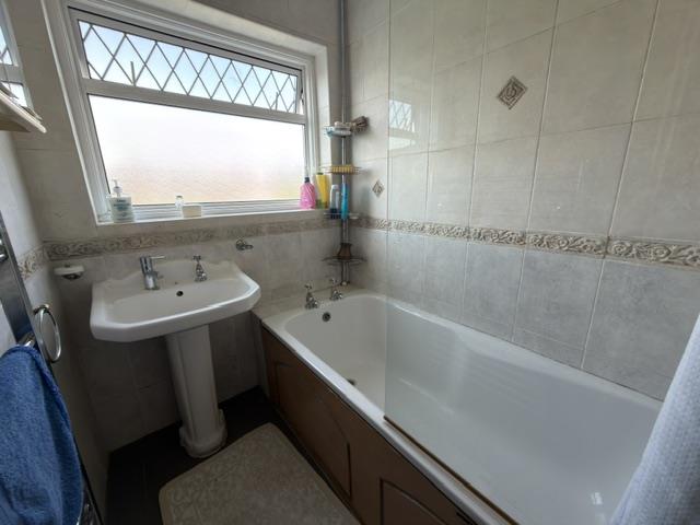 Room Tylecroft Road in Greater London