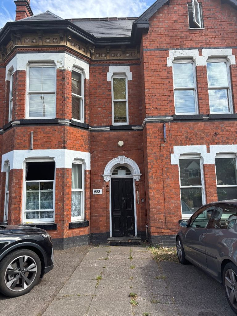 Flat Yardley Wood Road in Birmingham