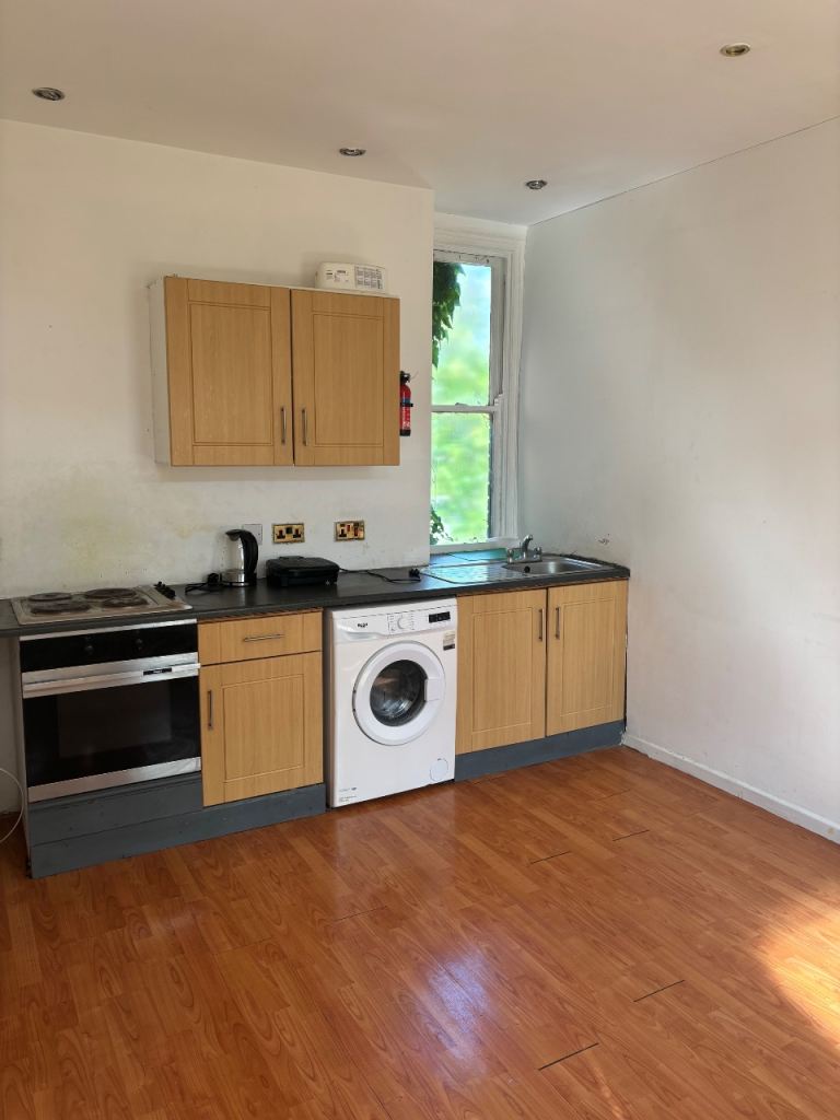 Flat Yardley Wood Road in Birmingham